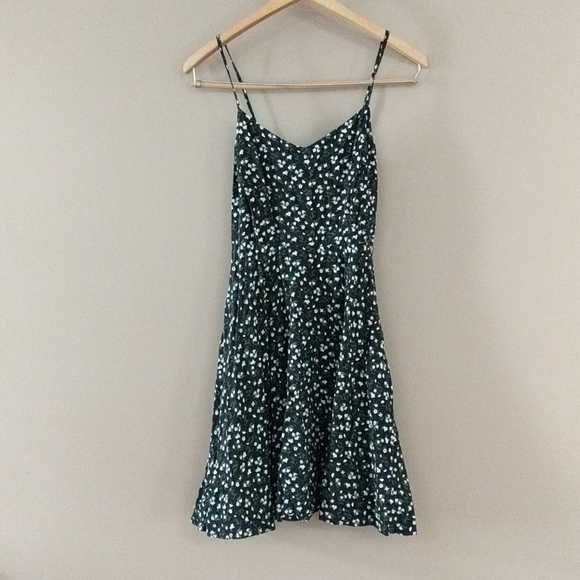 Old Navy Dresses & Skirts - Old Navy Spaghetti Strap Women's Floral Mini Dress